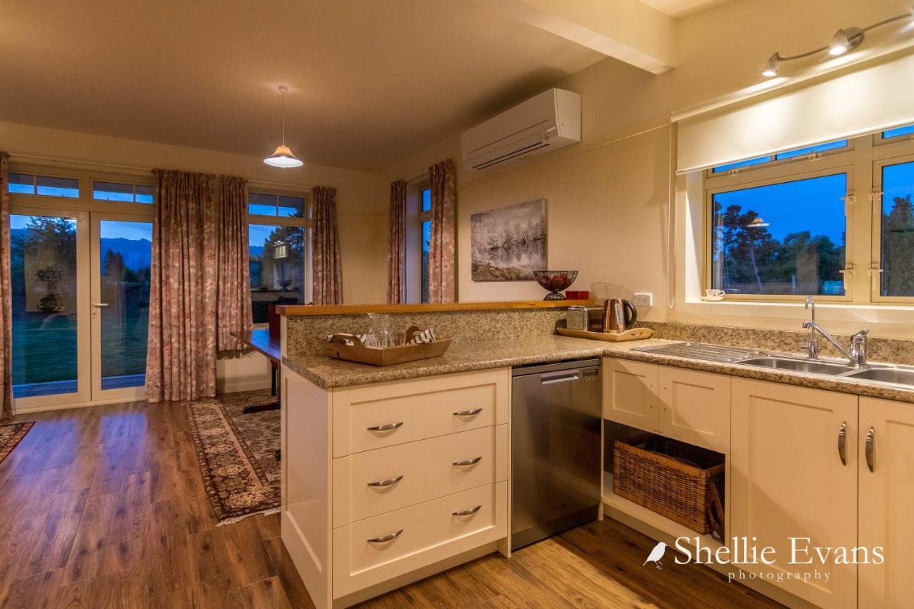 טוויזל Night Sky Cottage - Kahu Cottage - Hot Tub מראה חיצוני תמונה